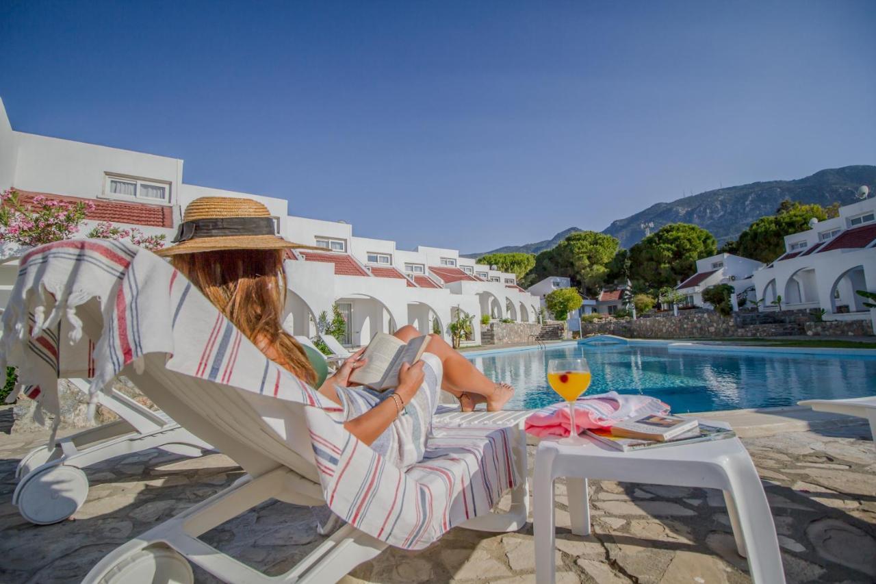 Club Lapethos Bungalow Кирения Екстериор снимка