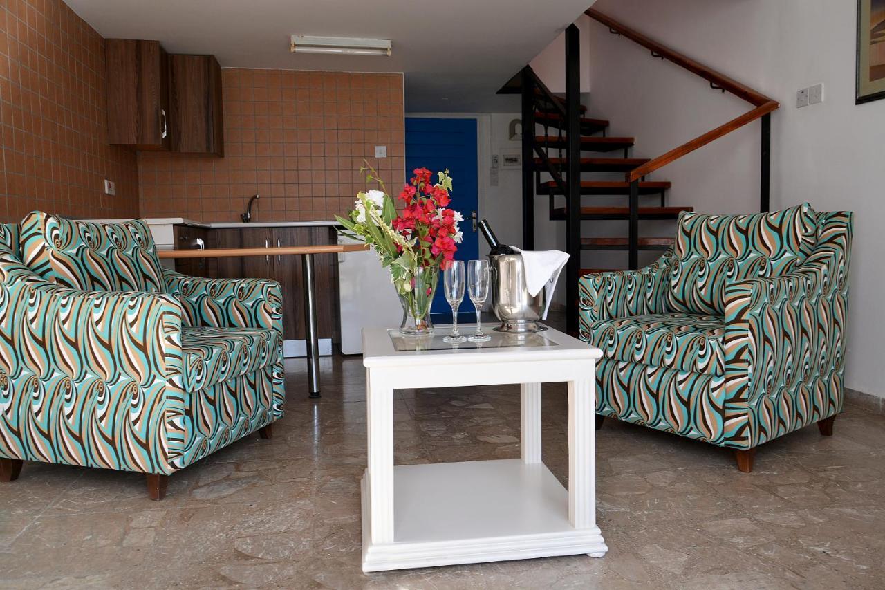 Club Lapethos Bungalow Кирения Екстериор снимка
