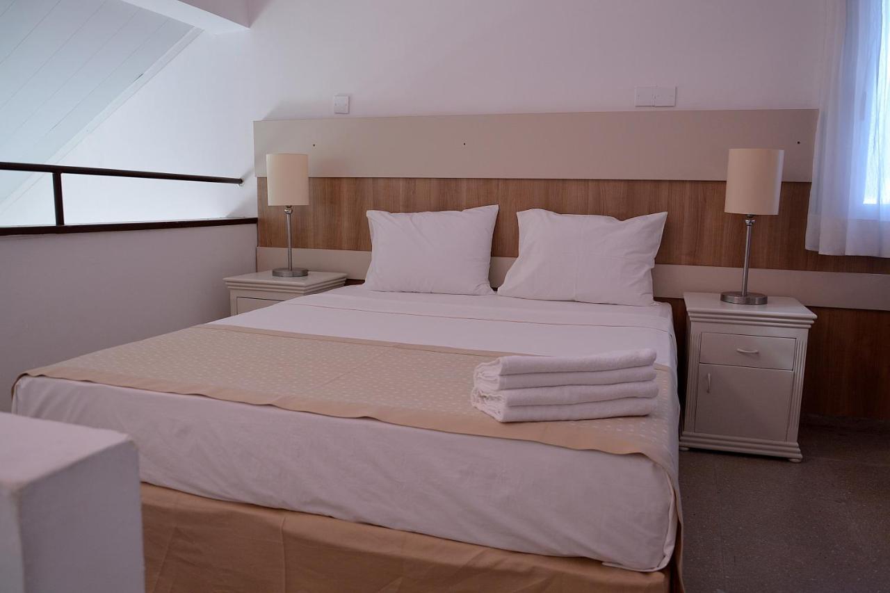 Club Lapethos Bungalow Кирения Екстериор снимка