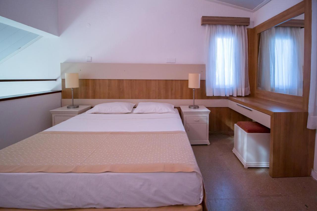 Club Lapethos Bungalow Кирения Екстериор снимка